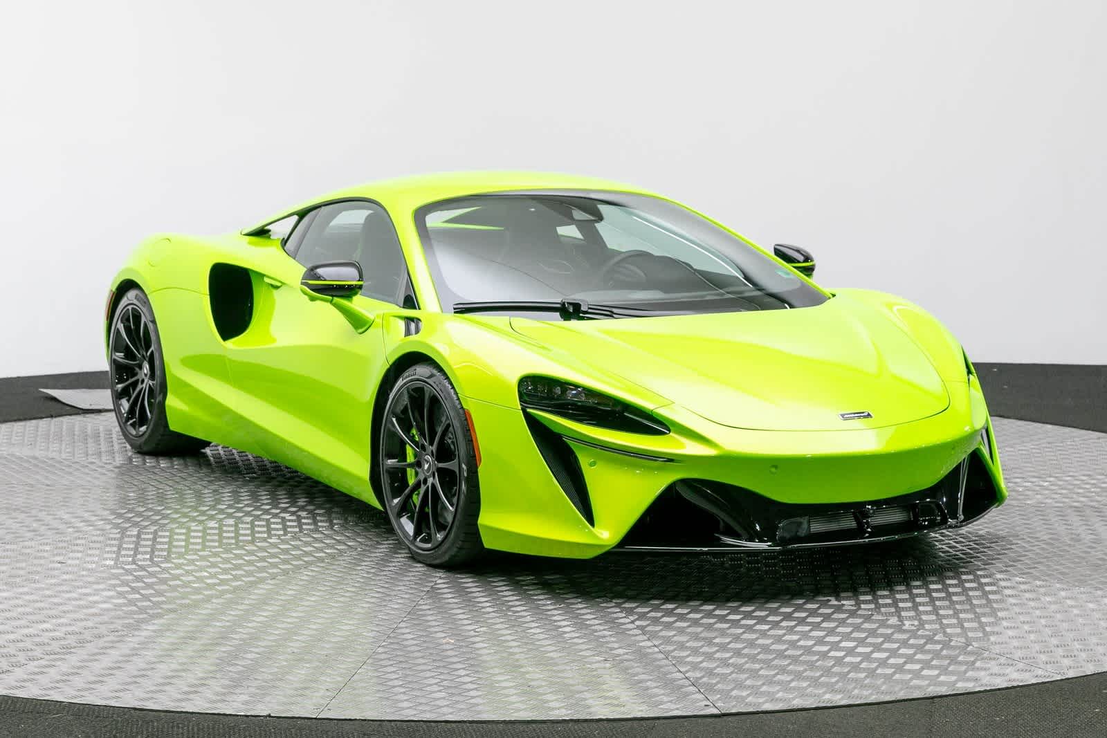 2026 McLaren Artura Base