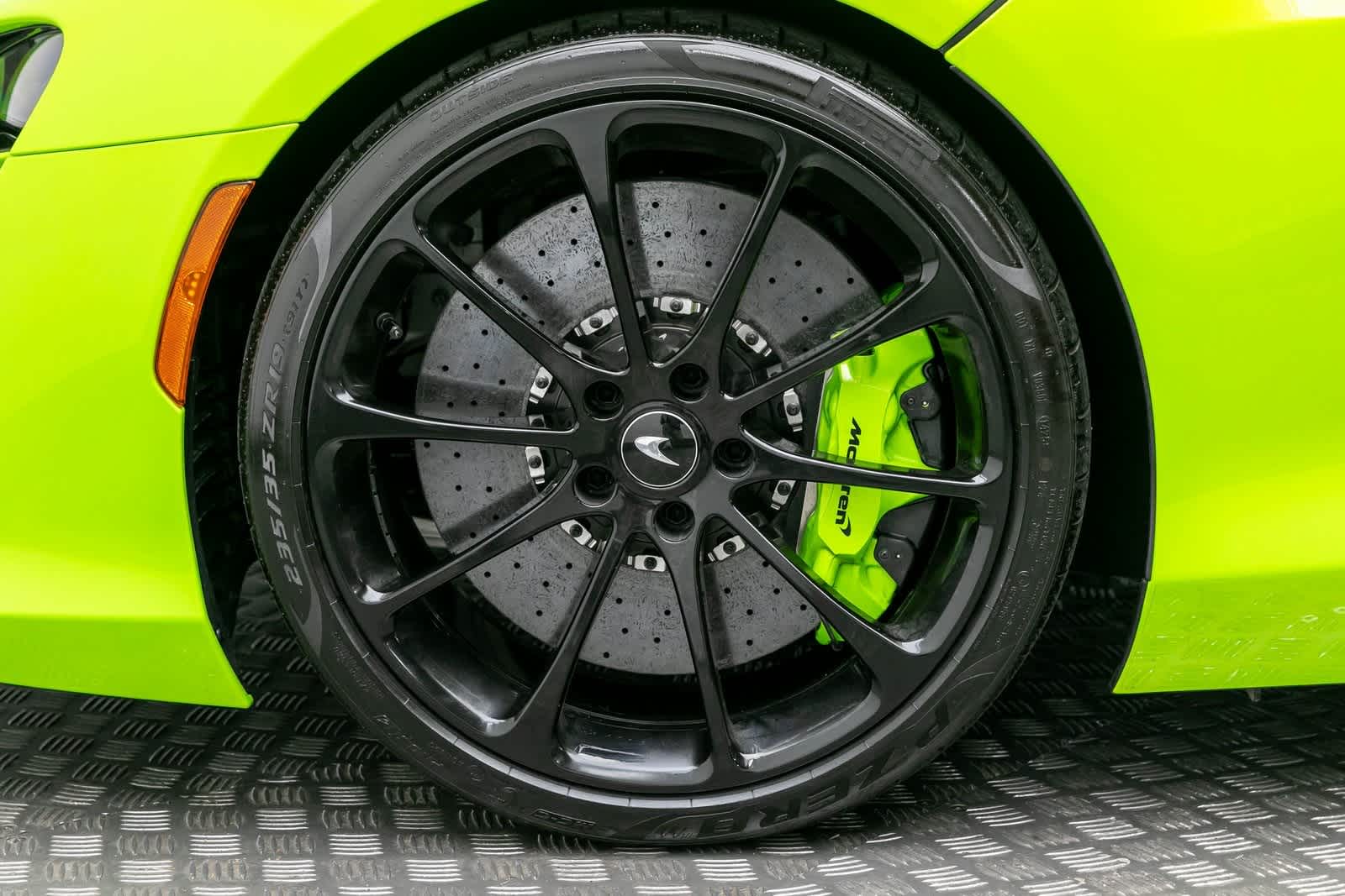 2026 McLaren Artura Base