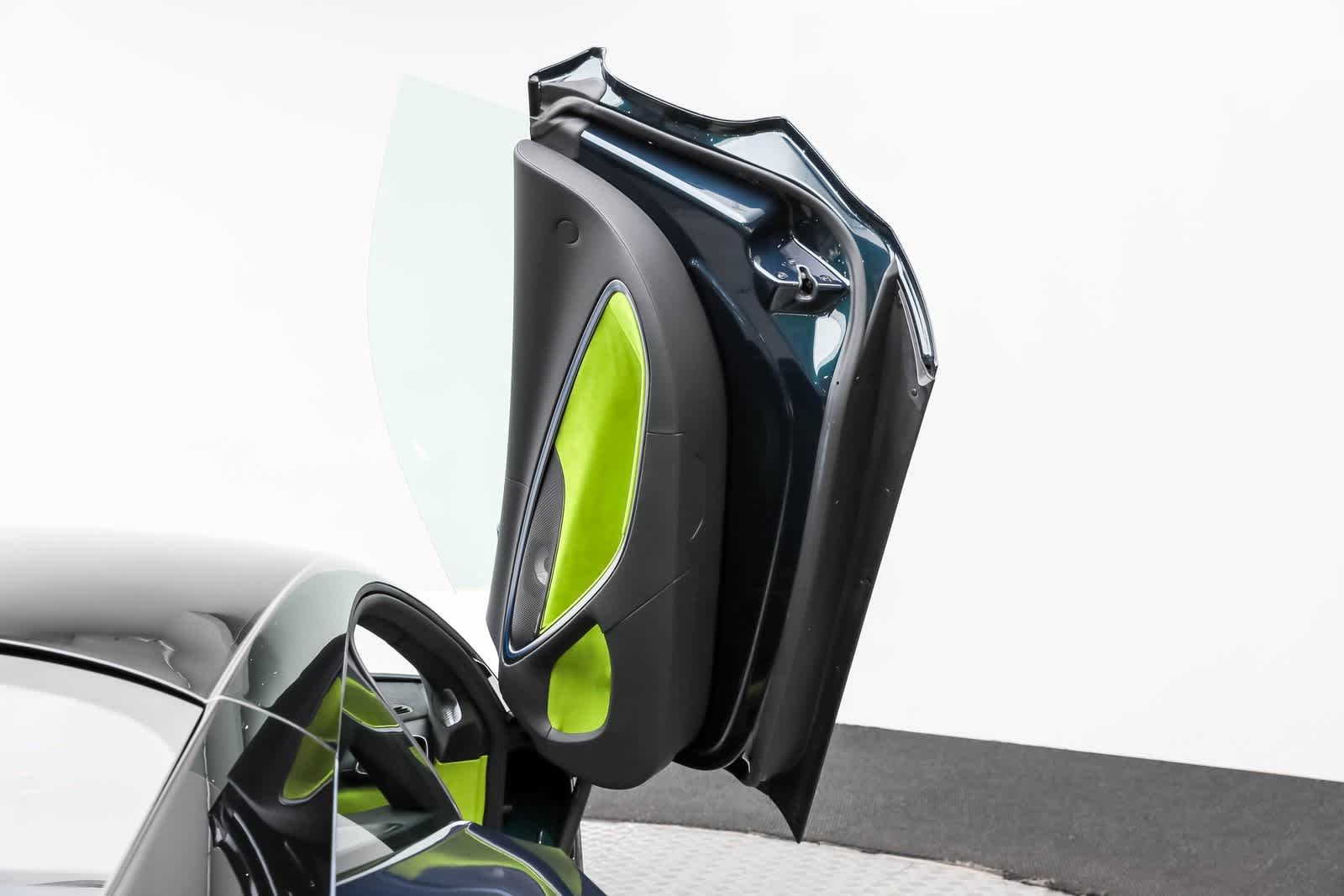 2026 McLaren Artura Base