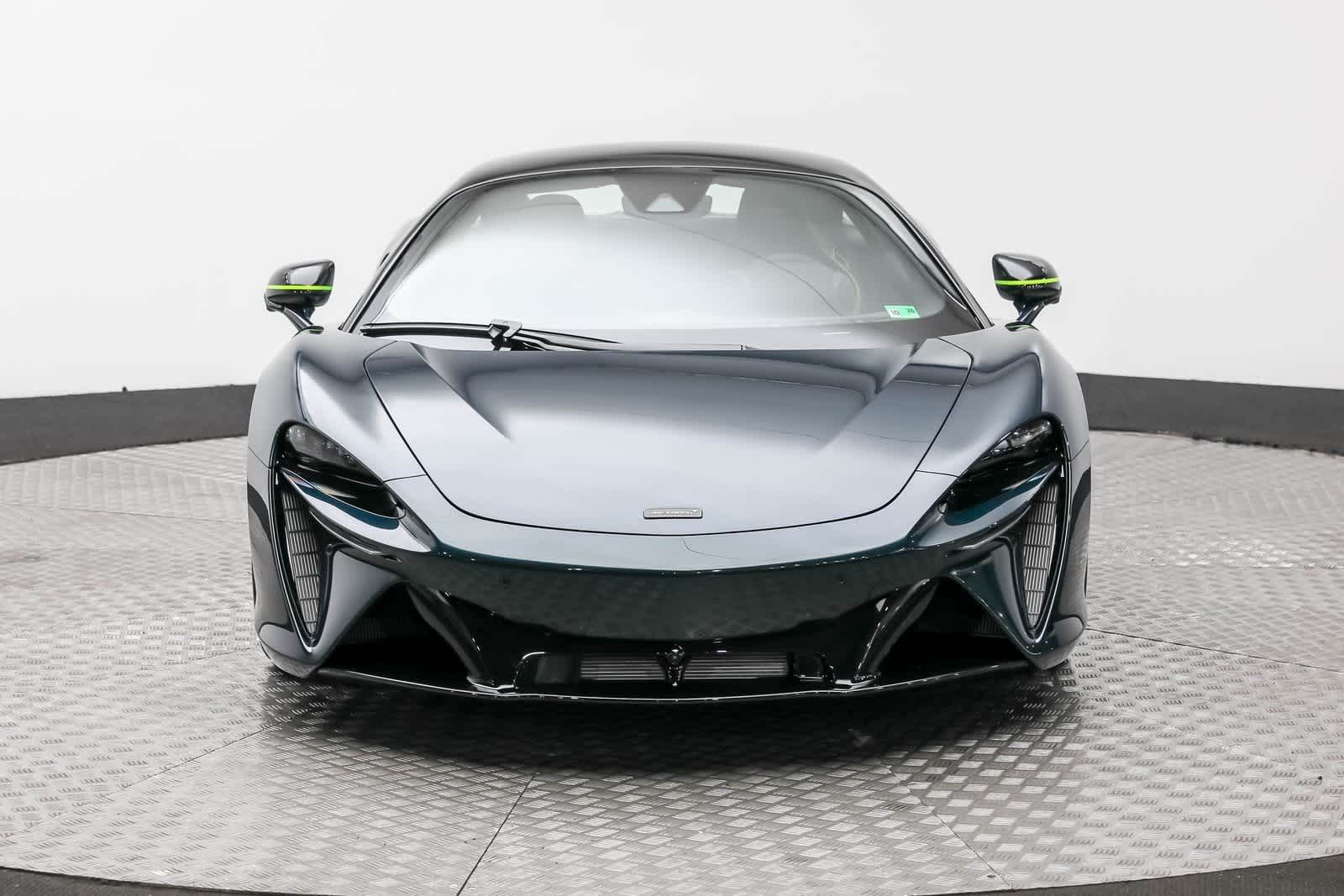 2026 McLaren Artura Base