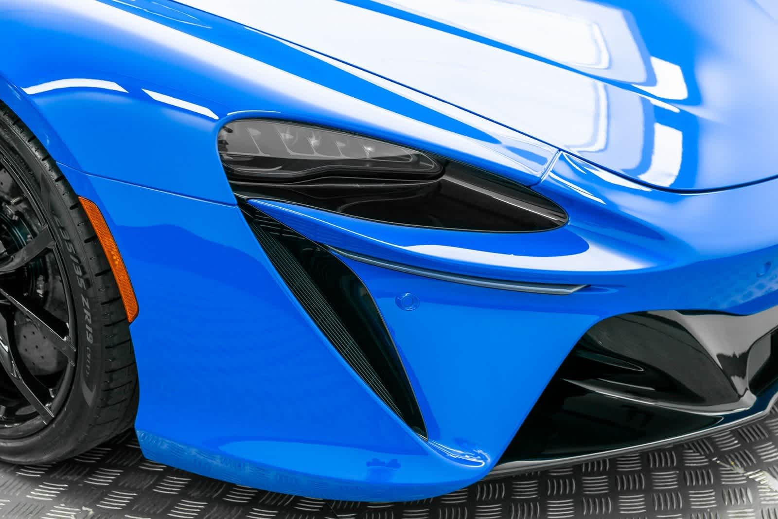 2025 McLaren Artura Spider