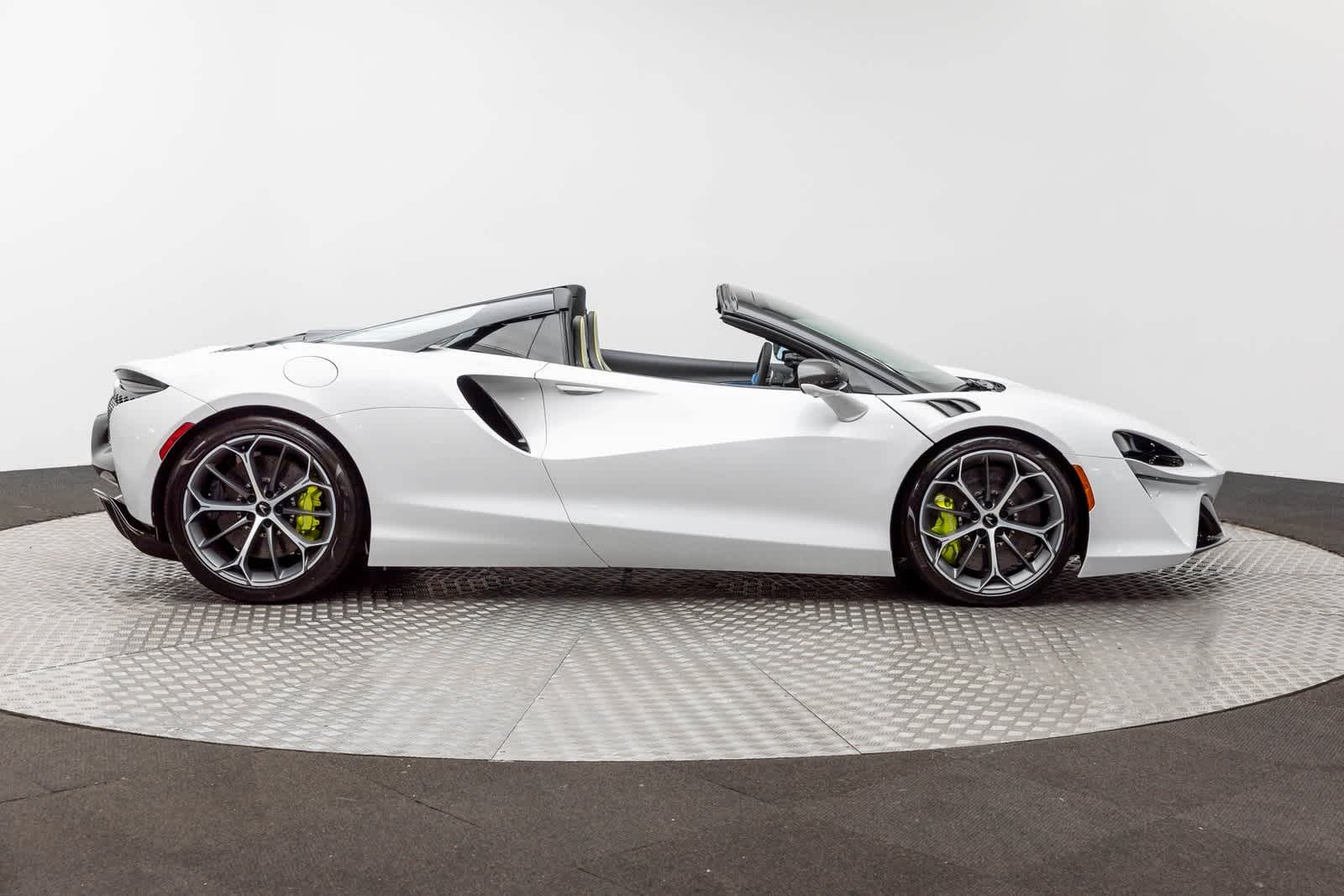 2026 McLaren Artura Spider