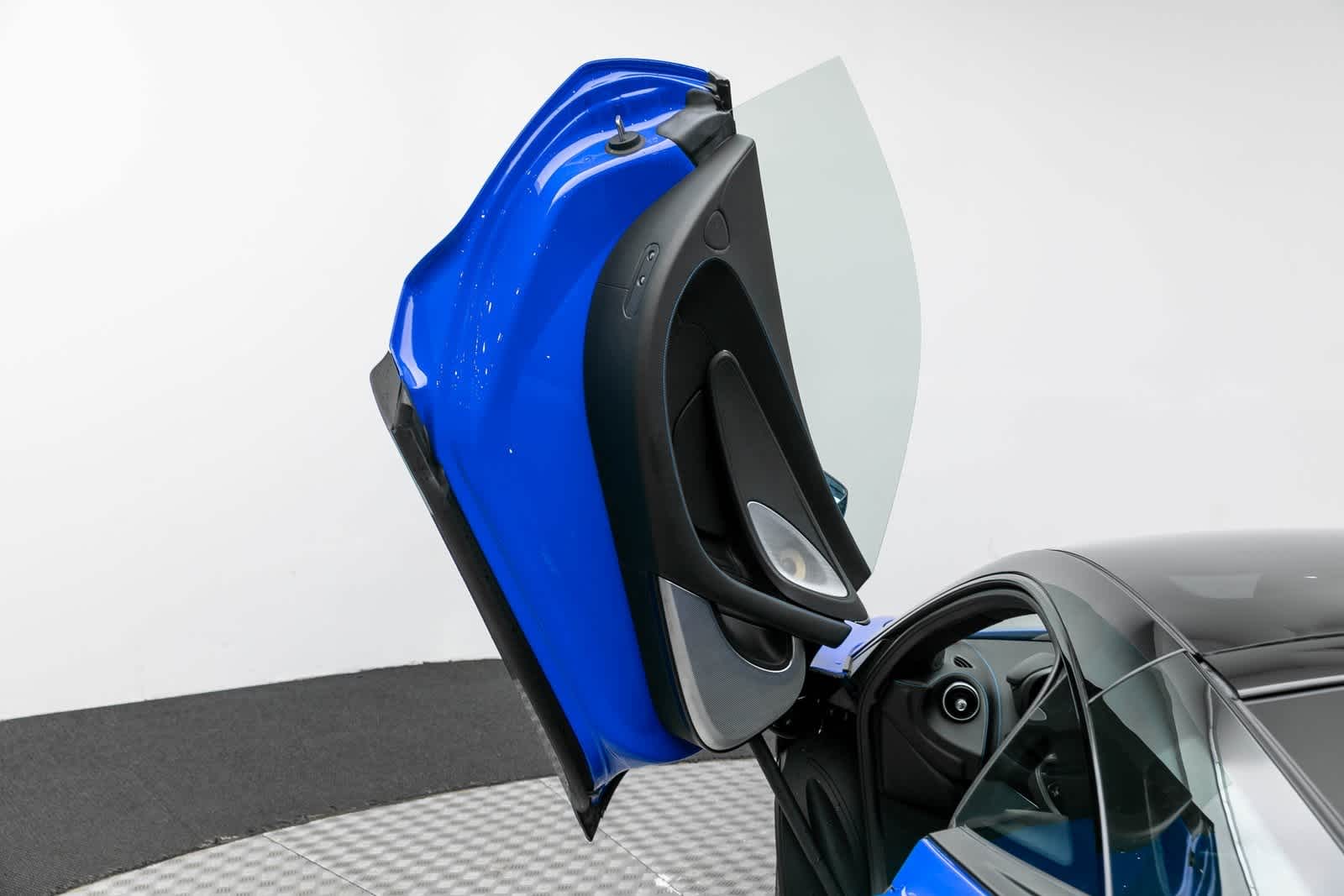 2025 McLaren GTS Base