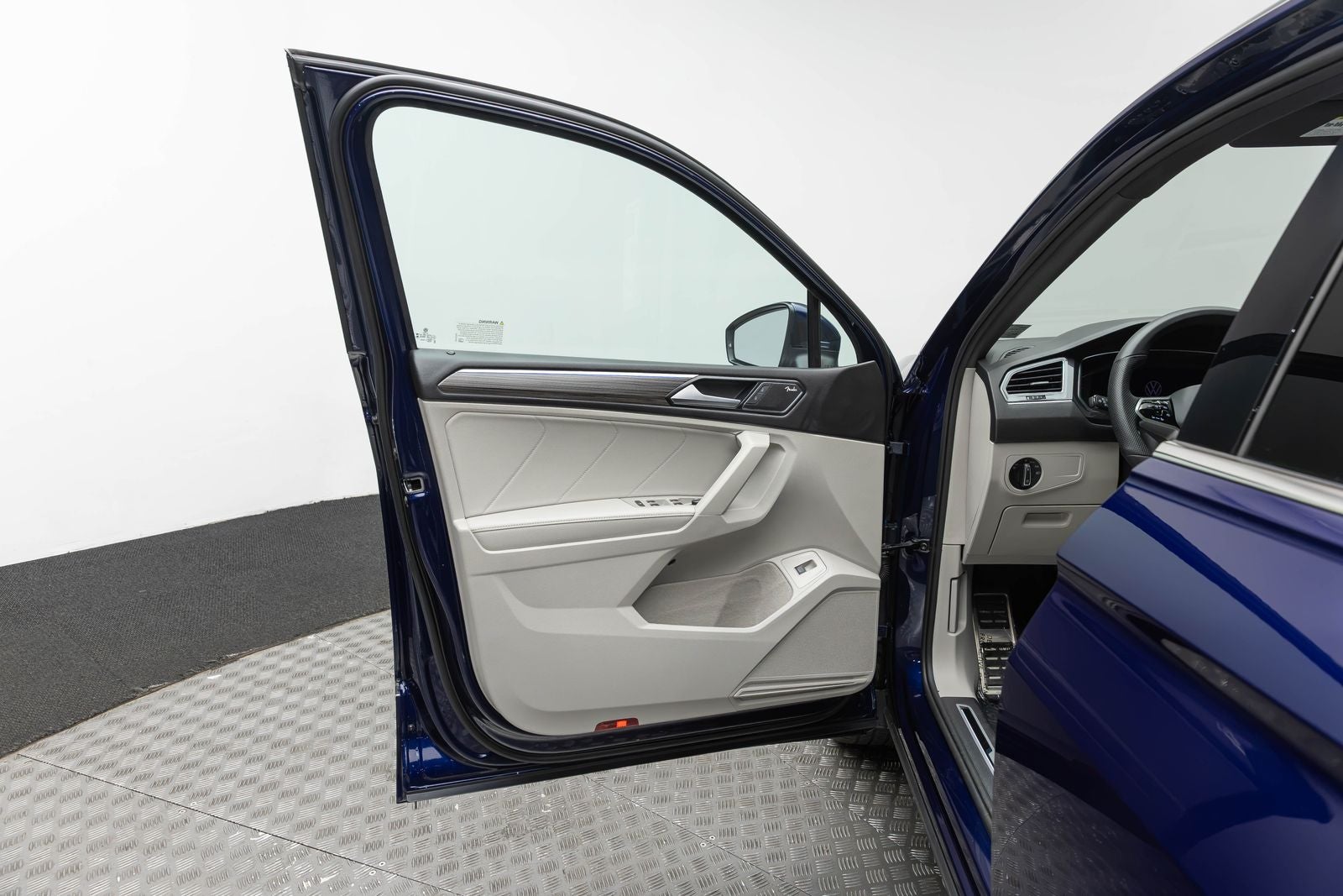 Volkswagen Tiguan SEL R-Line 2023