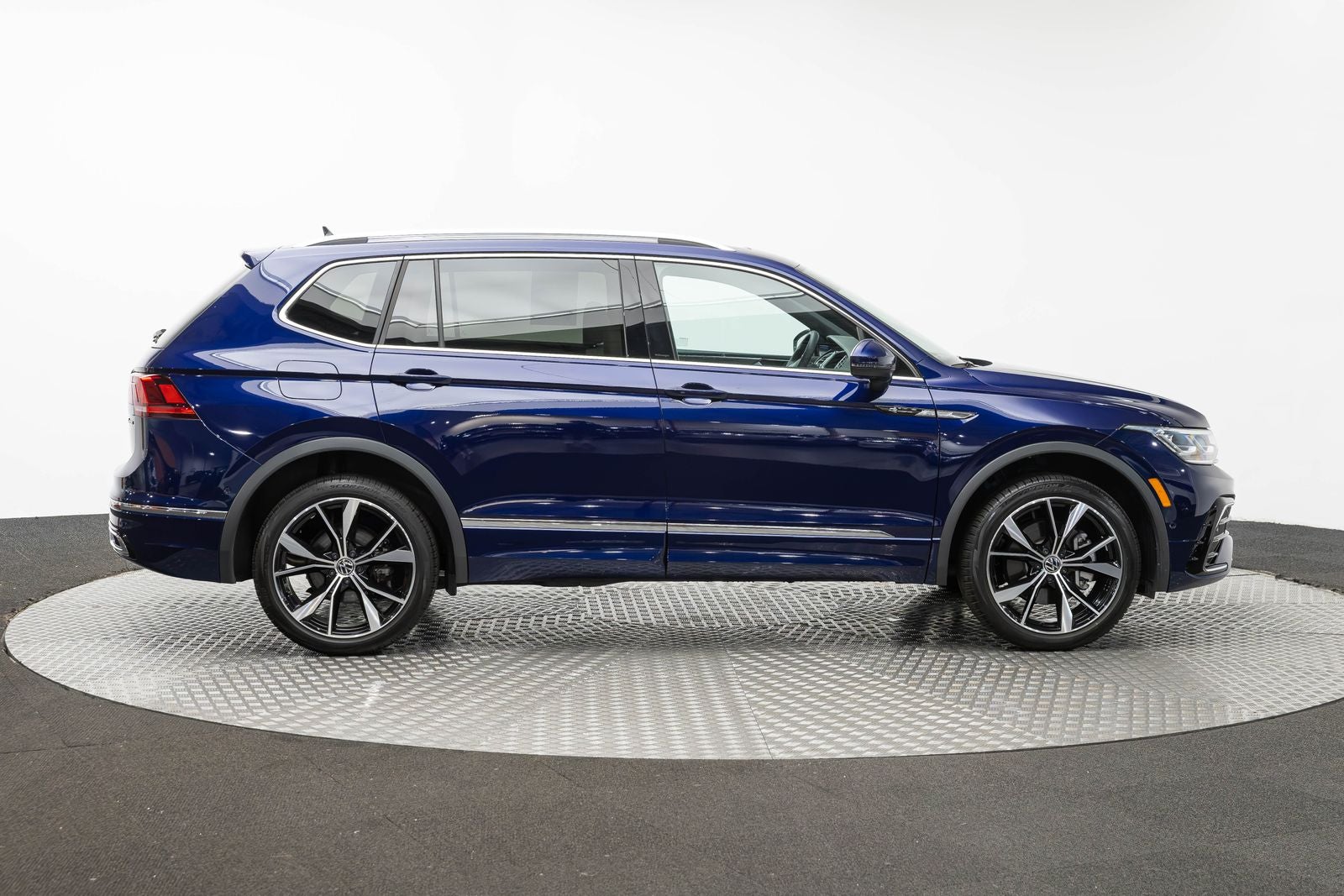 Volkswagen Tiguan SEL R-Line 2023