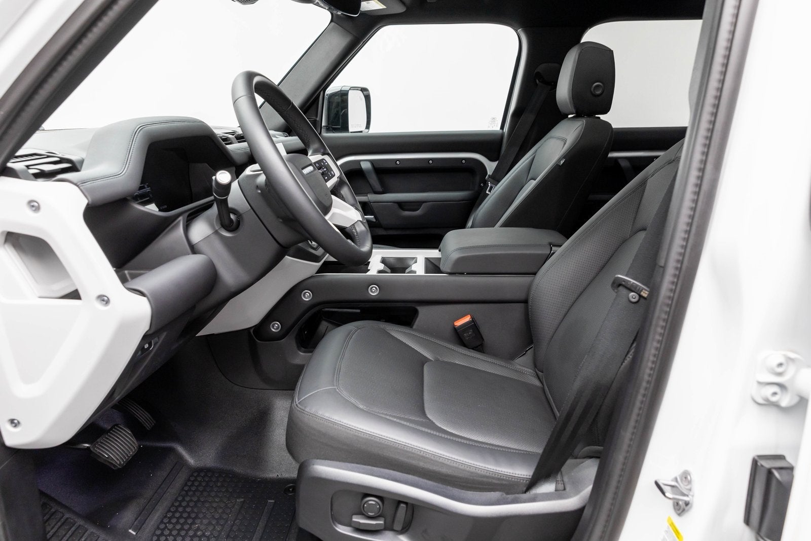 Land Rover Defender S 2025