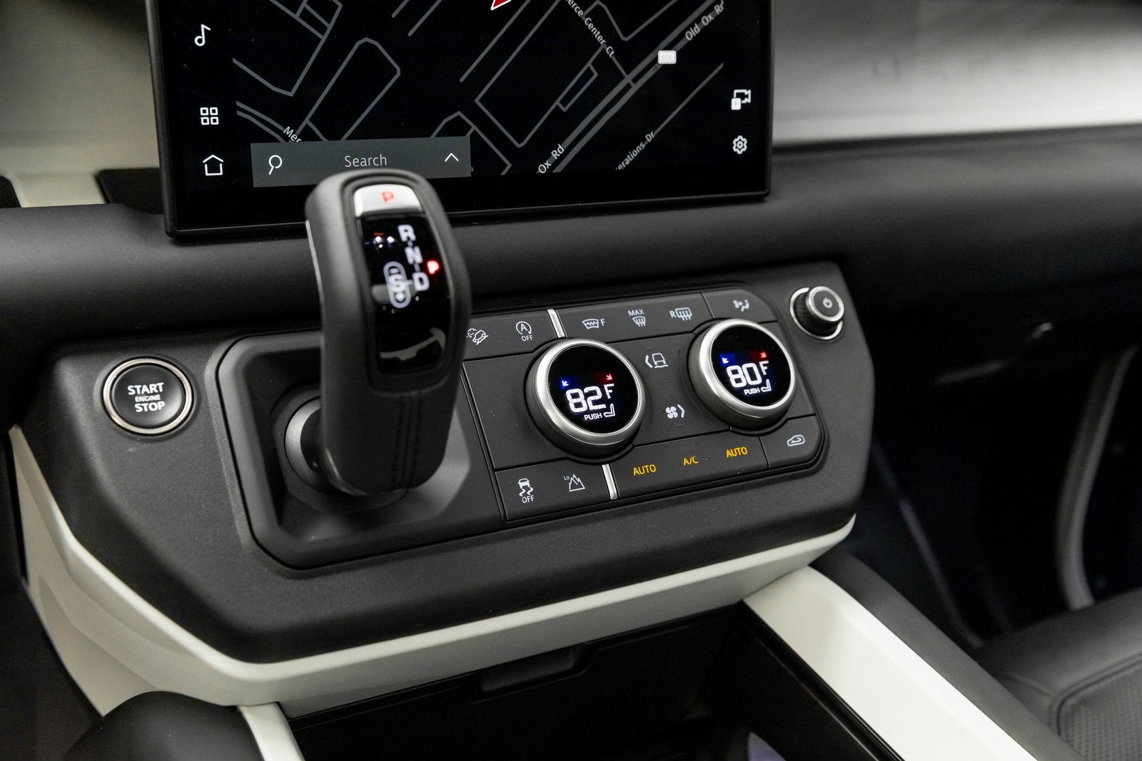 Land Rover Defender S 2025