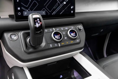 Land Rover Defender S 2025