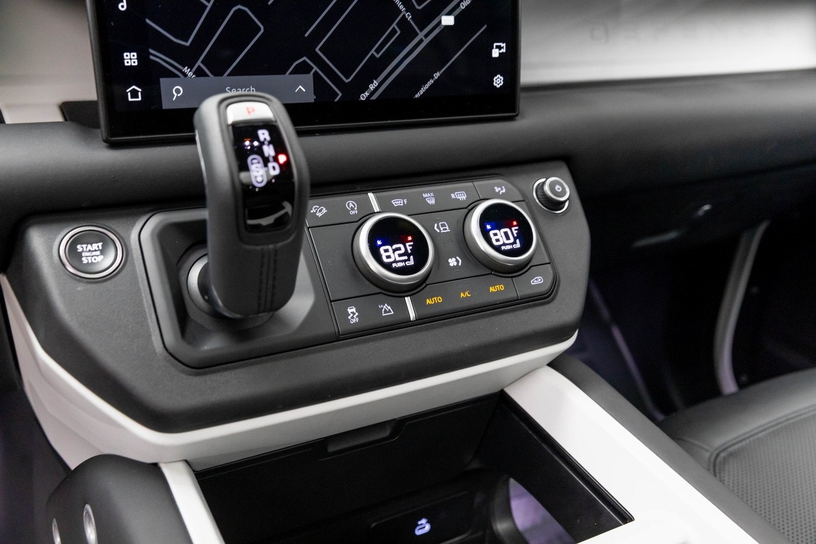 Land Rover Defender S 2025