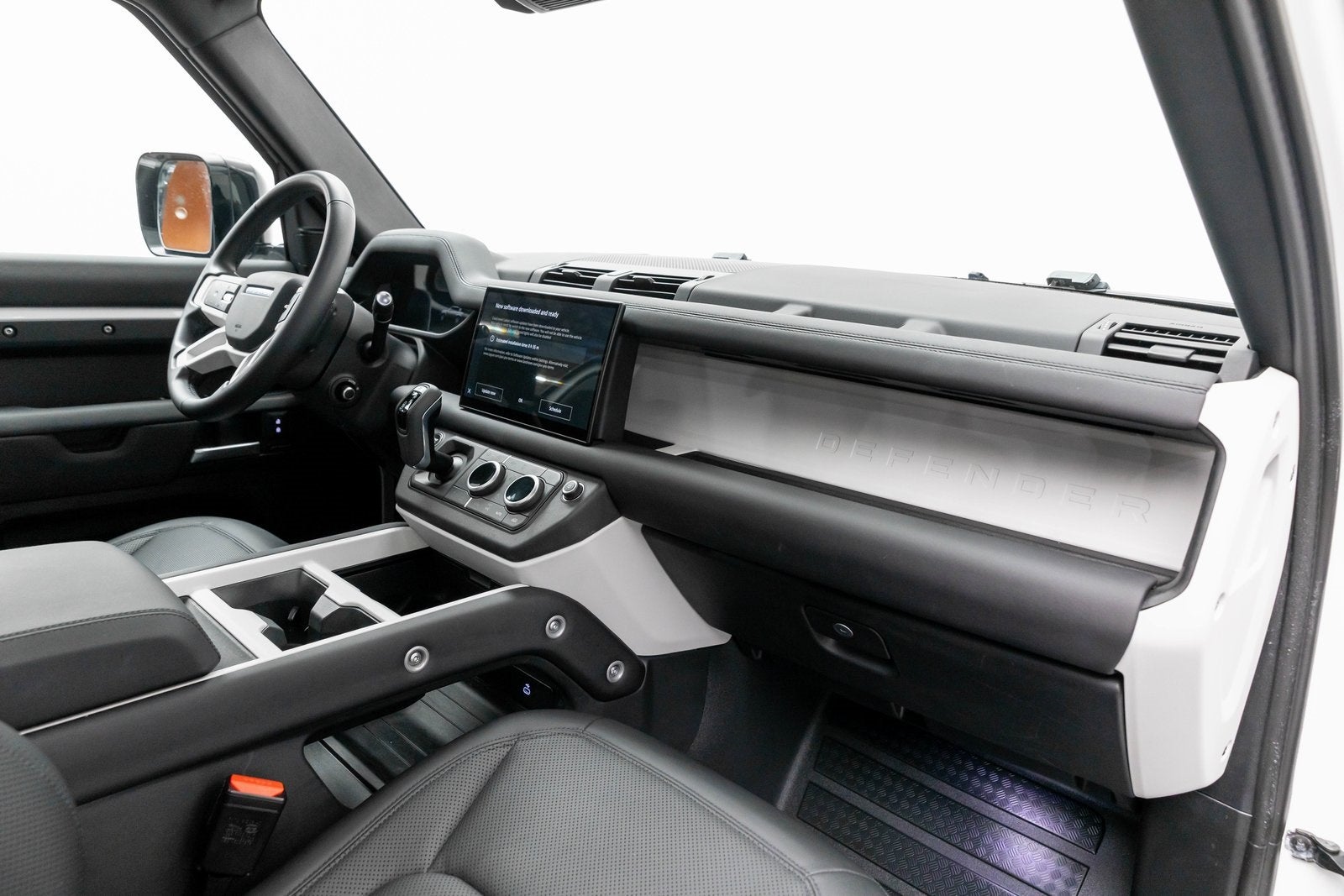 Land Rover Defender S 2025