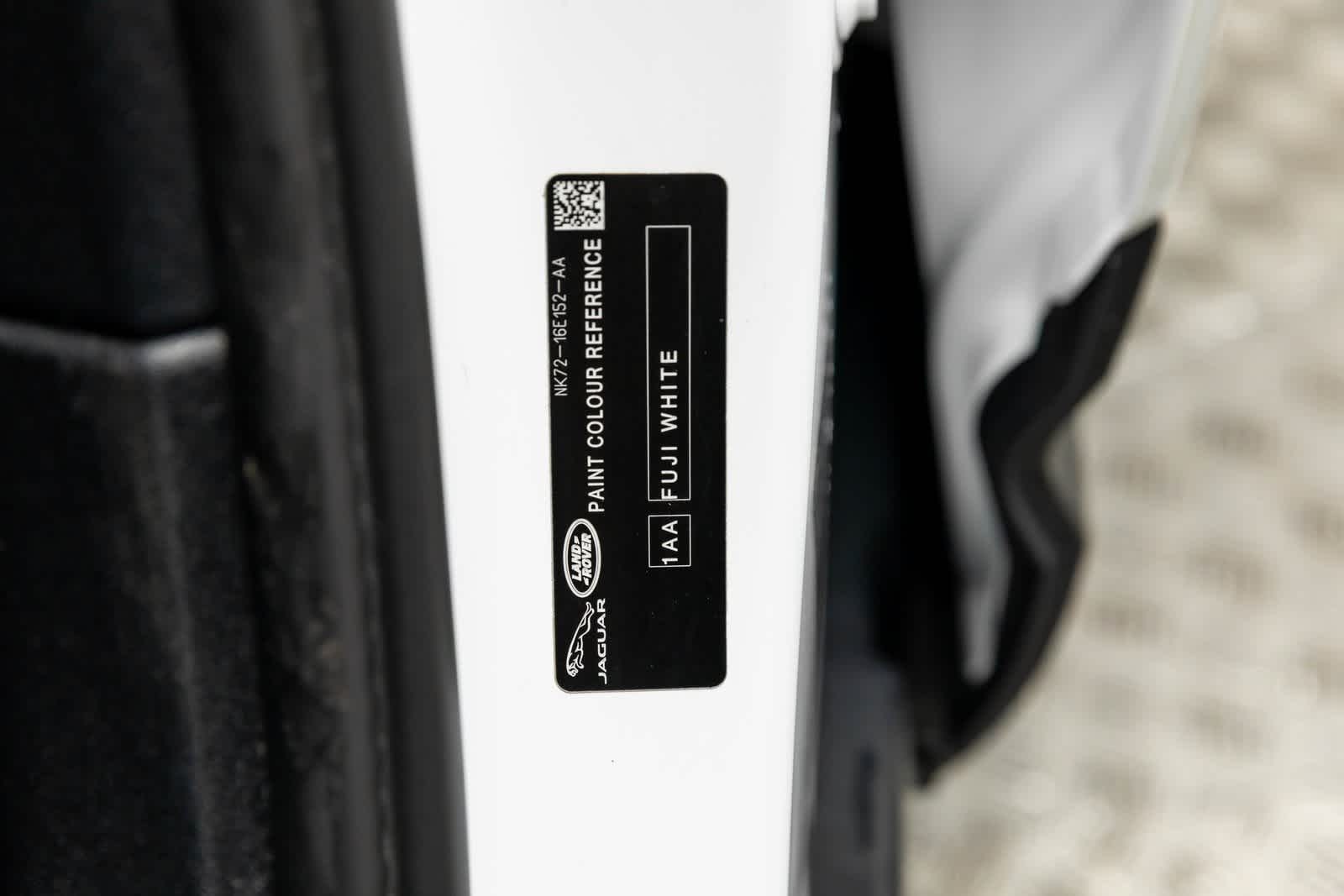 Land Rover Defender S 2025