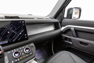 Land Rover Defender S 2025