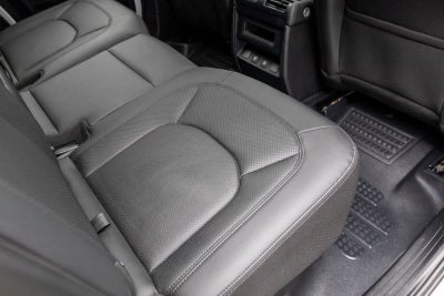 Land Rover Defender S 2025