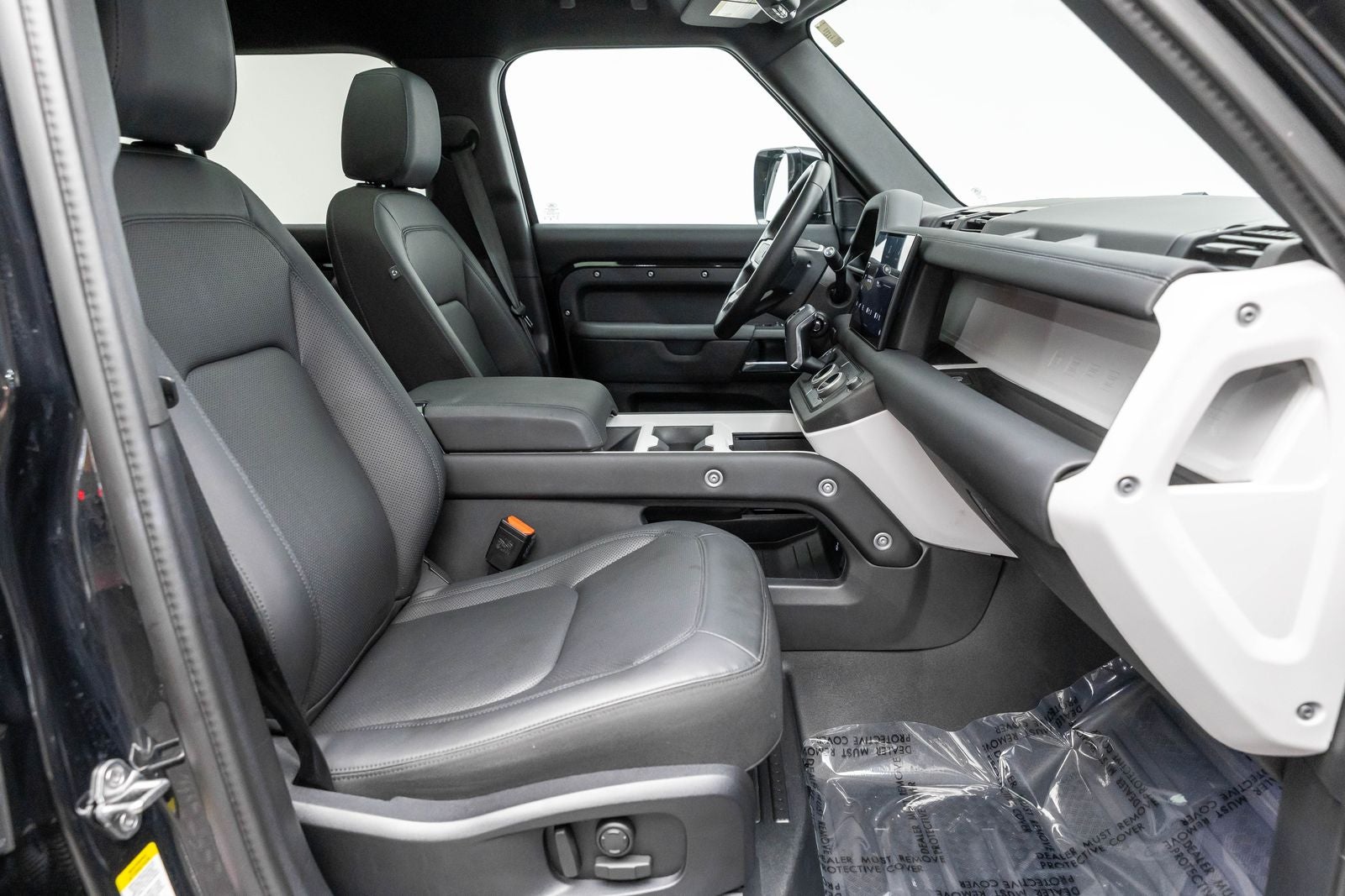 Land Rover Defender S 2025