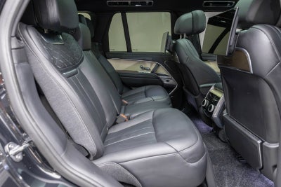 Land Rover Range Rover SV 2025