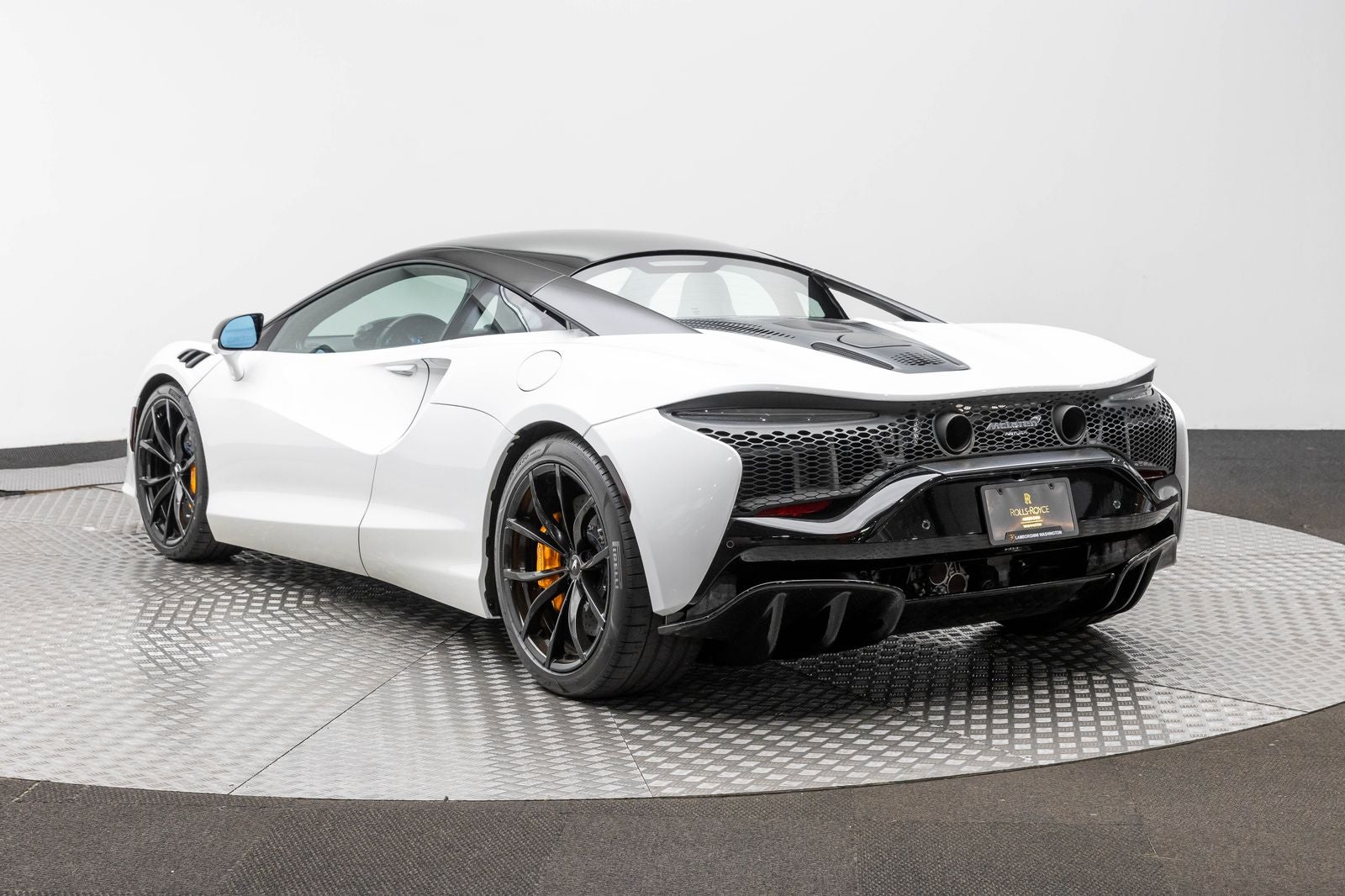 McLaren Artura Coupé 2023