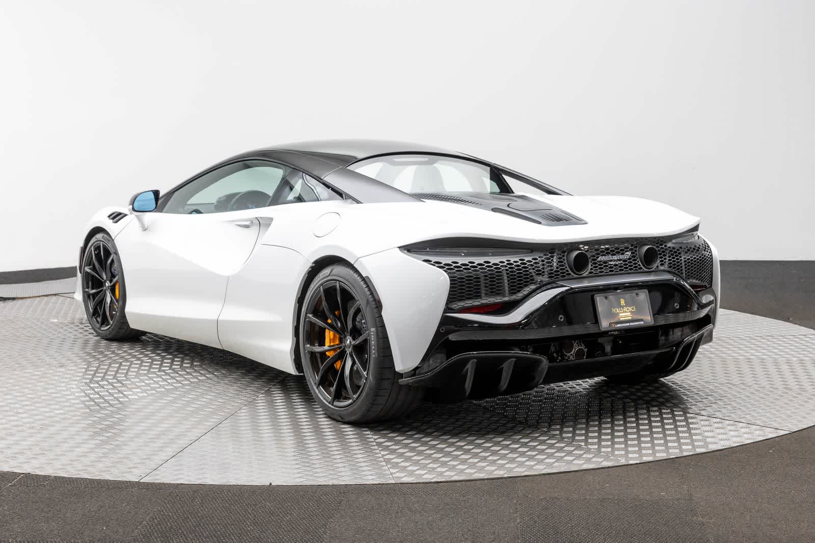 McLaren Artura Coupé 2023