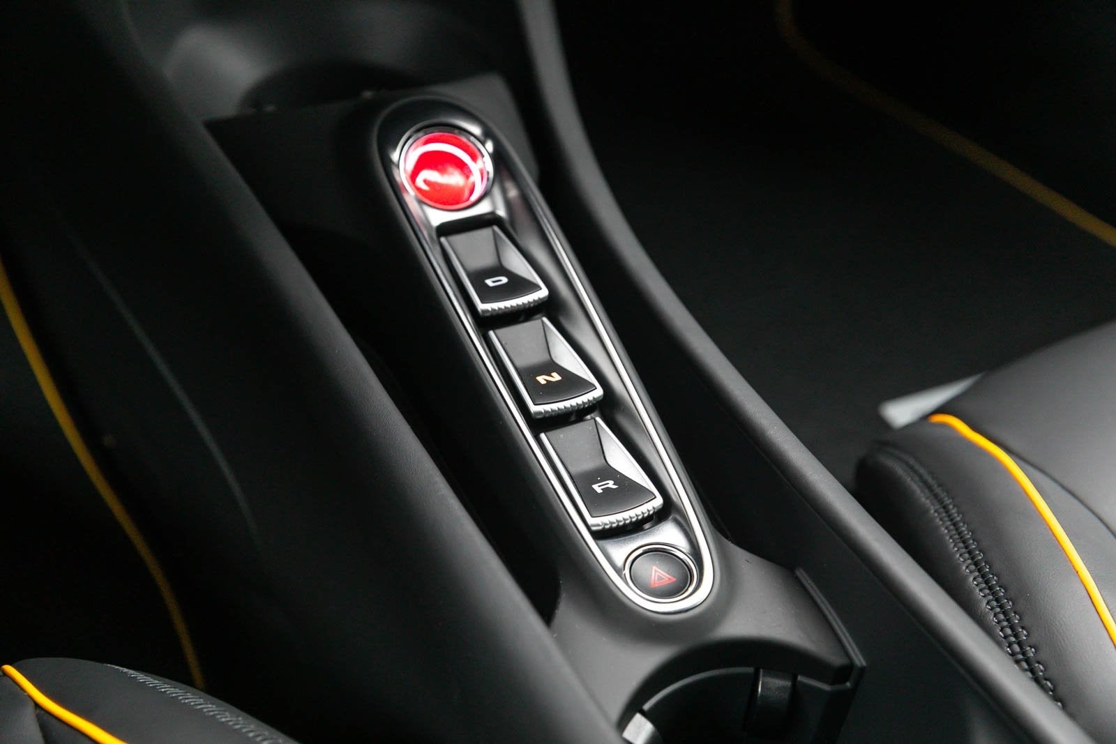 McLaren Artura Coupé 2023