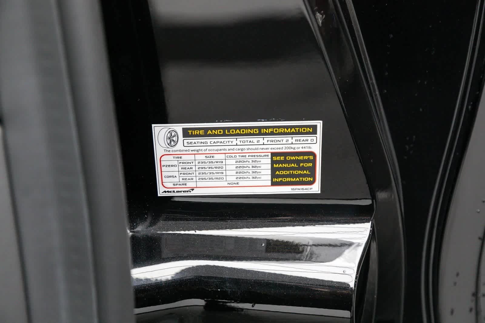 McLaren Artura Coupé 2023