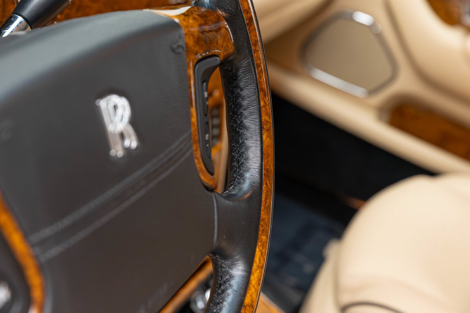 Rolls-Royce Silver Seraph de 4 puertas, berlina, del año 2002