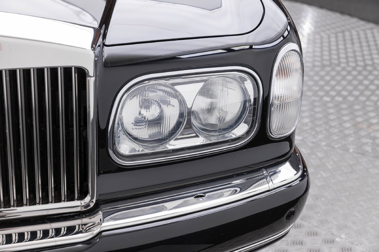 Rolls-Royce Silver Seraph de 4 puertas, berlina, del año 2002