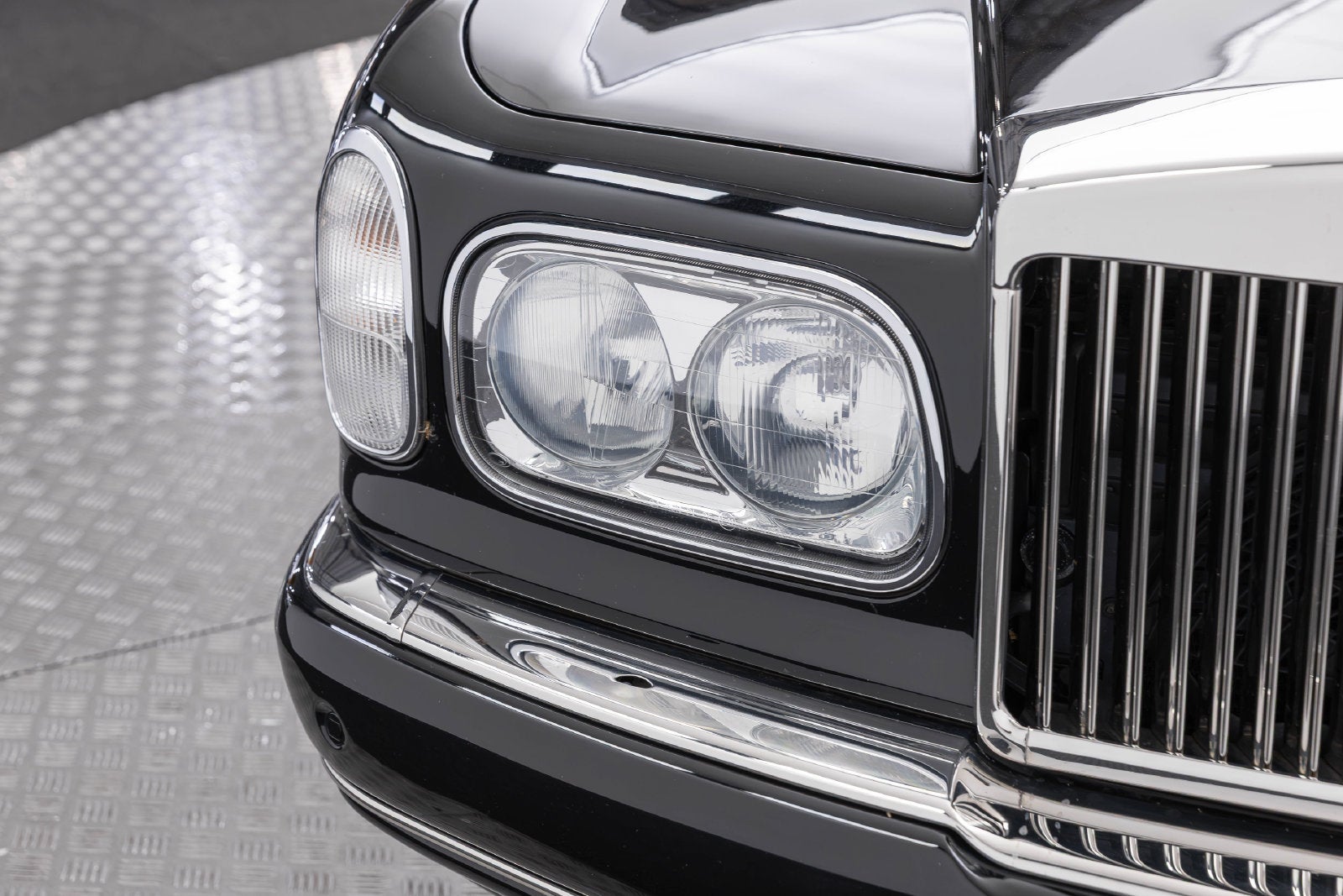 Rolls-Royce Silver Seraph de 4 puertas, berlina, del año 2002