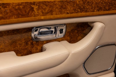 Rolls-Royce Silver Seraph de 4 puertas, berlina, del año 2002