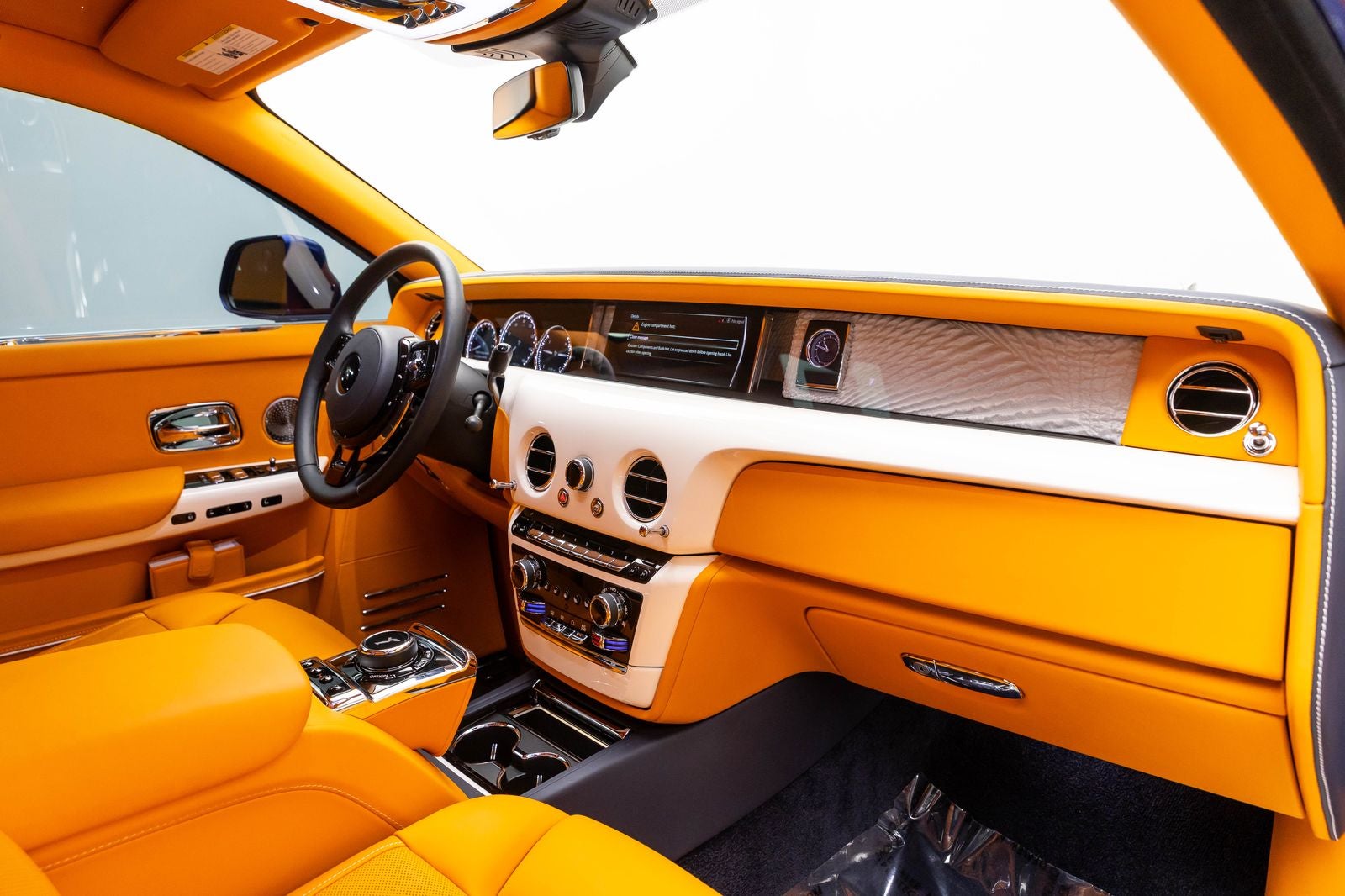 Rolls-Royce Phantom Sedán 2023