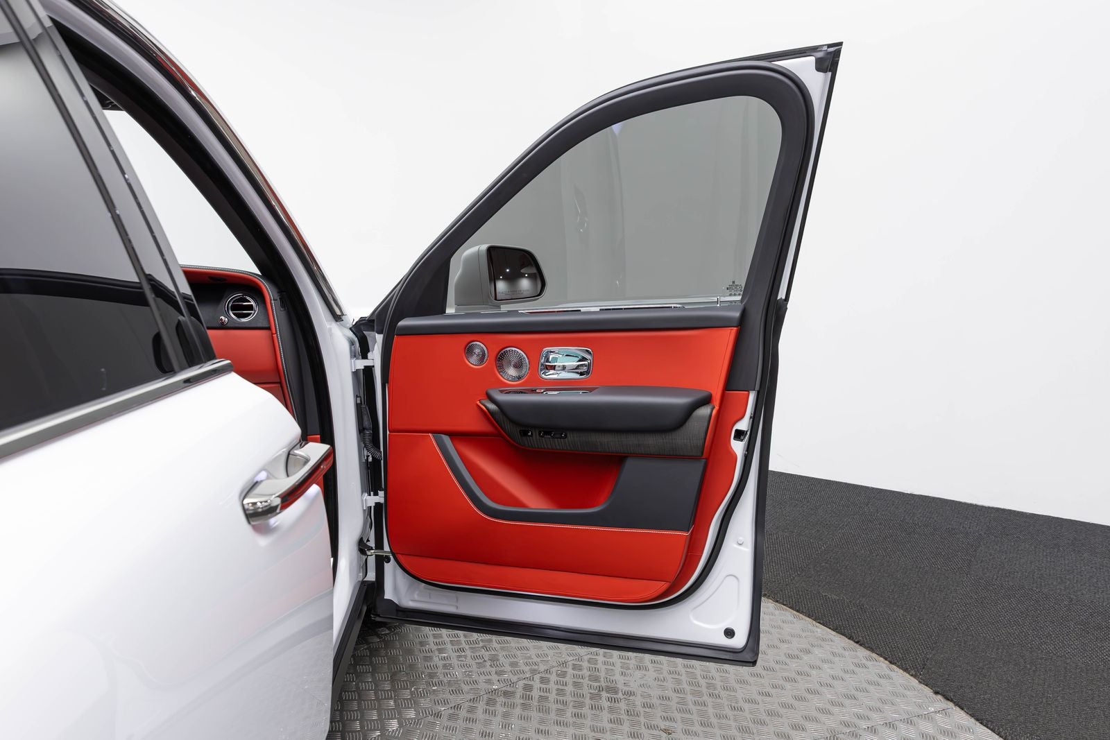 Rolls-Royce Cullinan SUV 2021