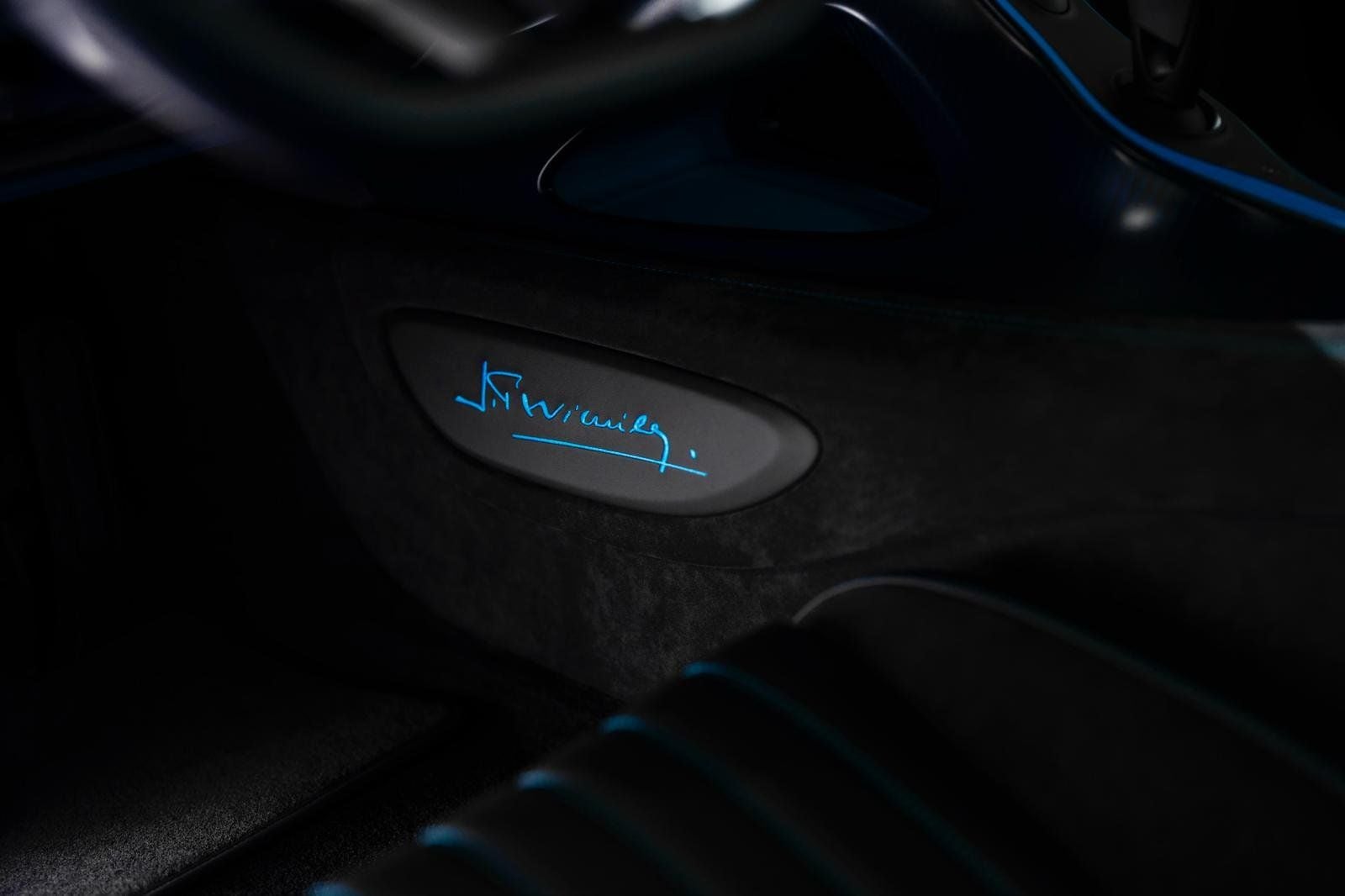 Bugatti Chiron Pure Sport 2023
