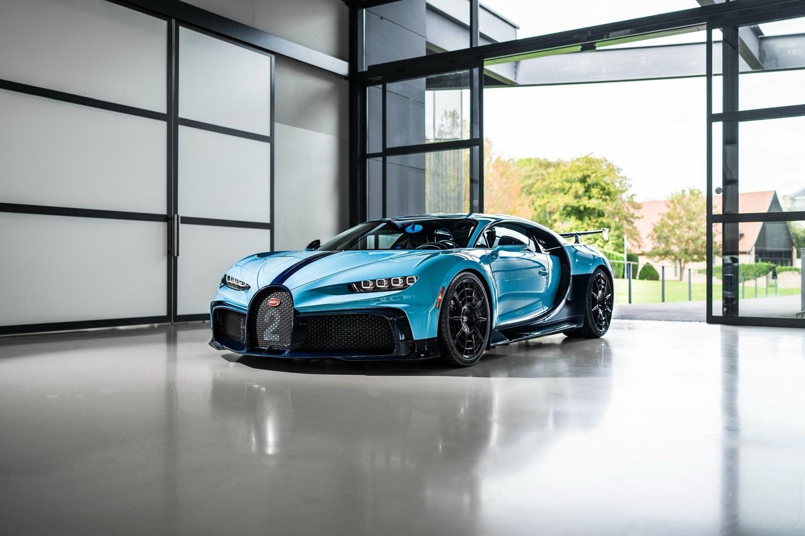 Bugatti Chiron Pure Sport 2023