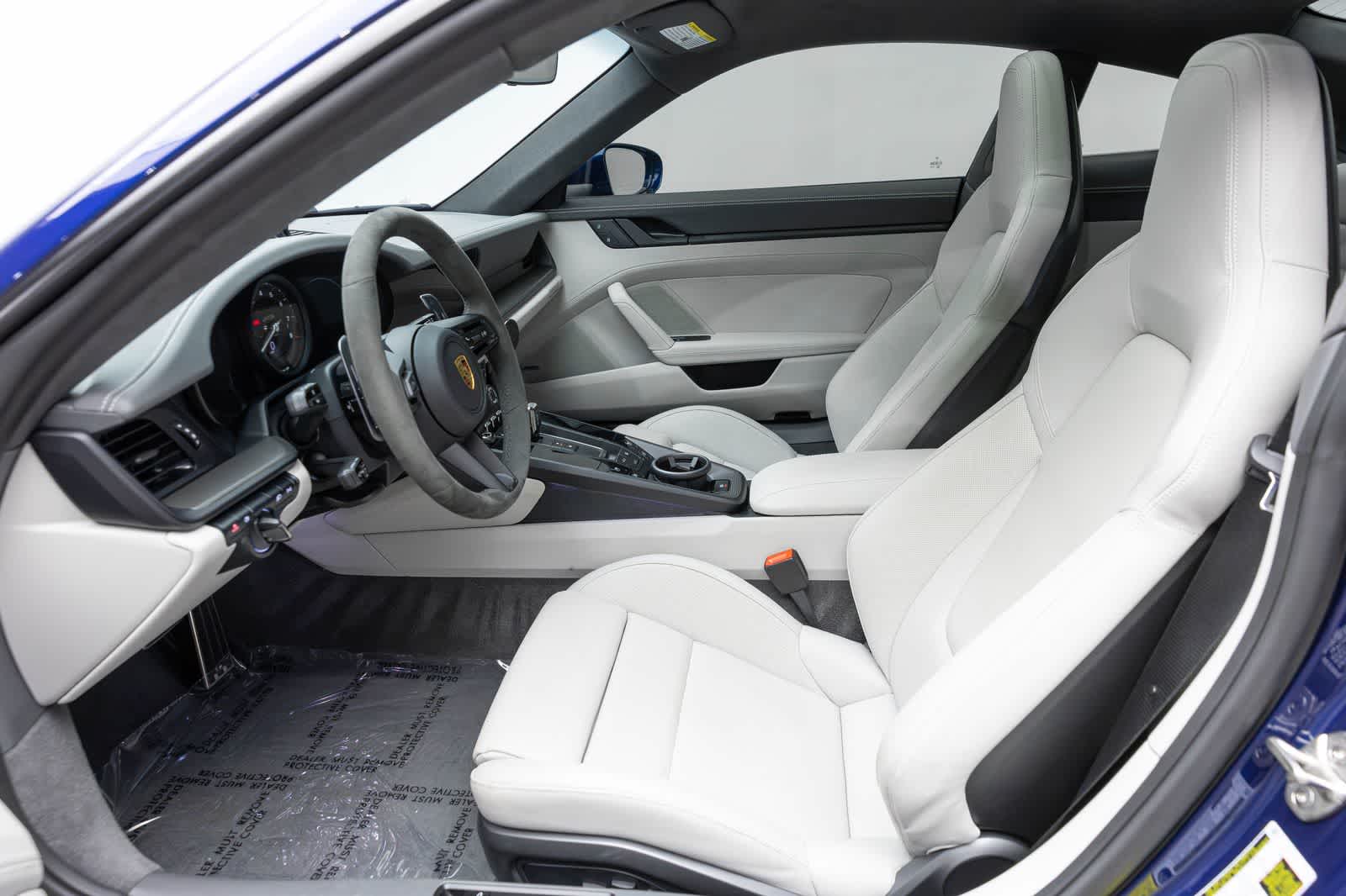 Porsche 911 Carrera GTS 2024