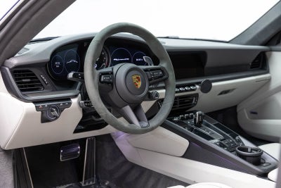 Porsche 911 Carrera GTS 2024