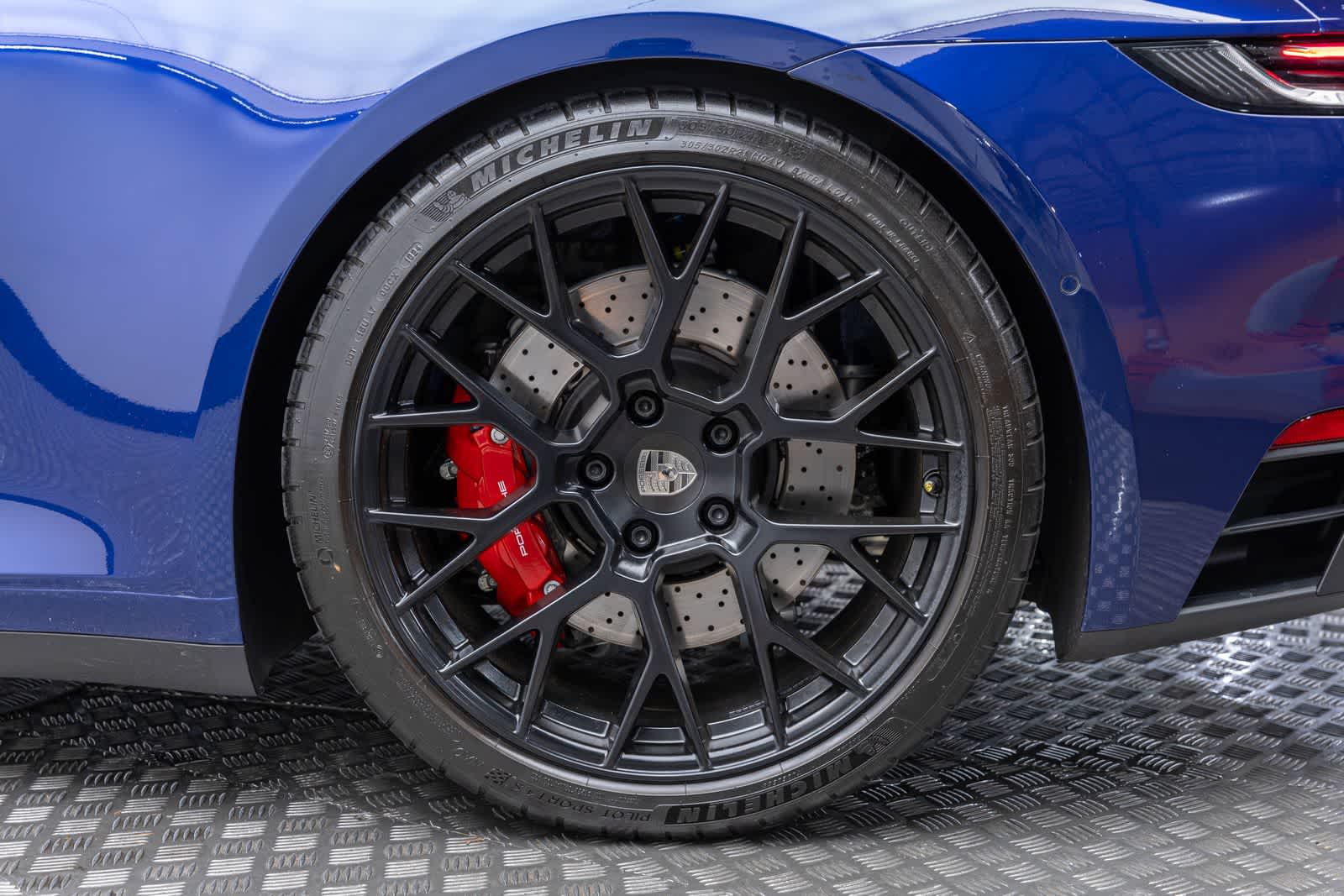 Porsche 911 Carrera GTS 2024