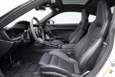 Porsche 911 Carrera 4 GTS de 2025