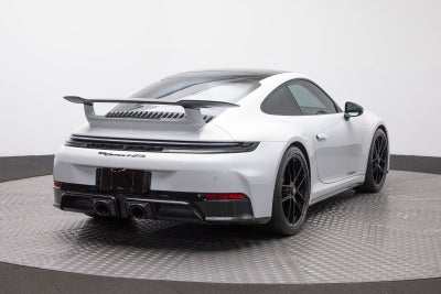Porsche 911 Carrera 4 GTS de 2025