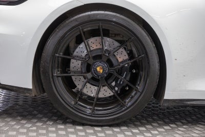 Porsche 911 Carrera 4 GTS de 2025