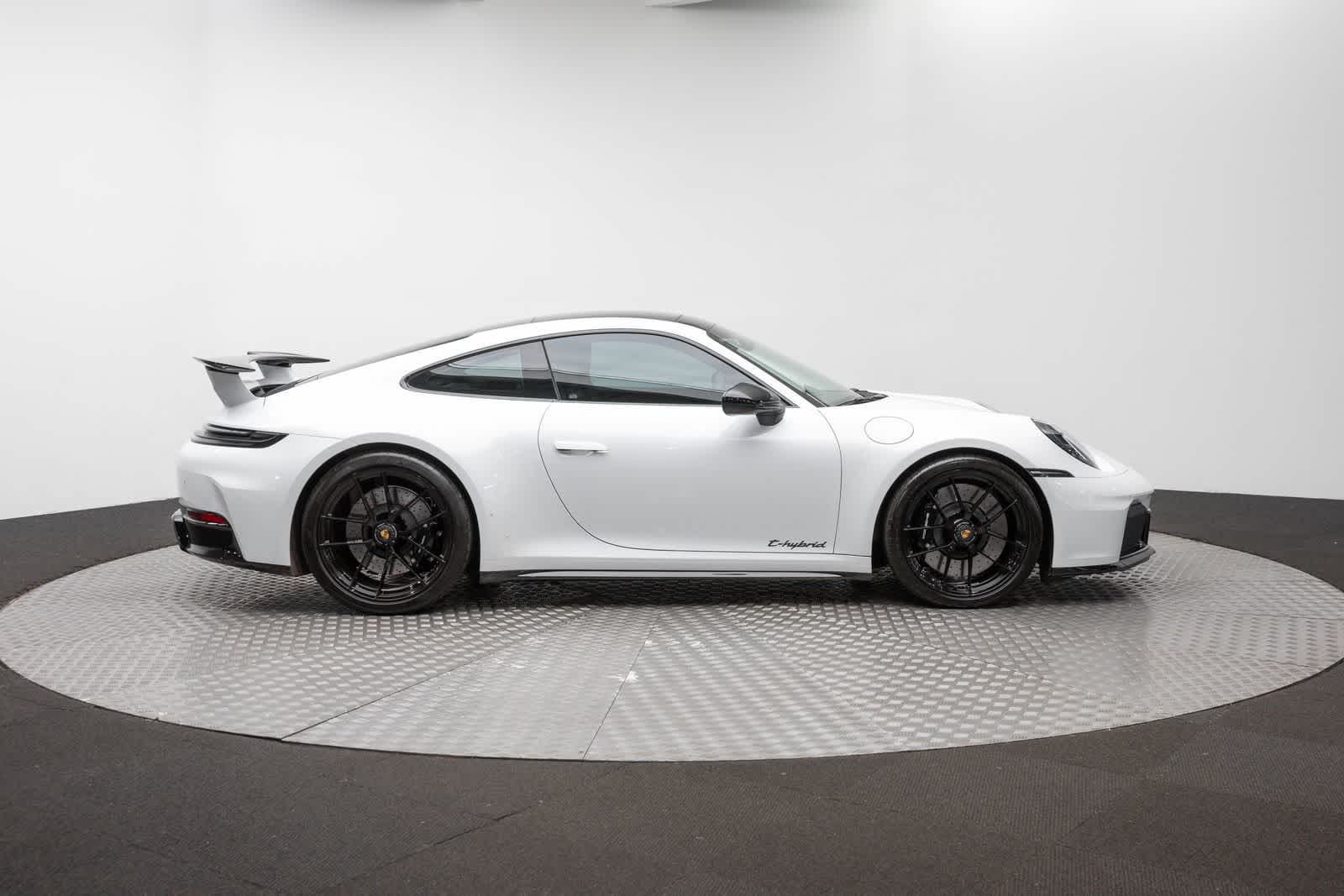 Porsche 911 Carrera 4 GTS de 2025