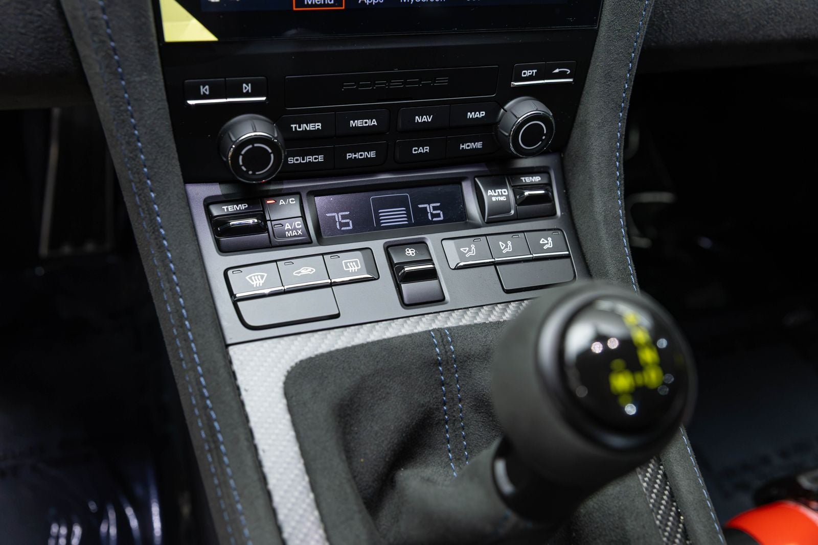 Porsche 718 Cayman GT4 RS 2025