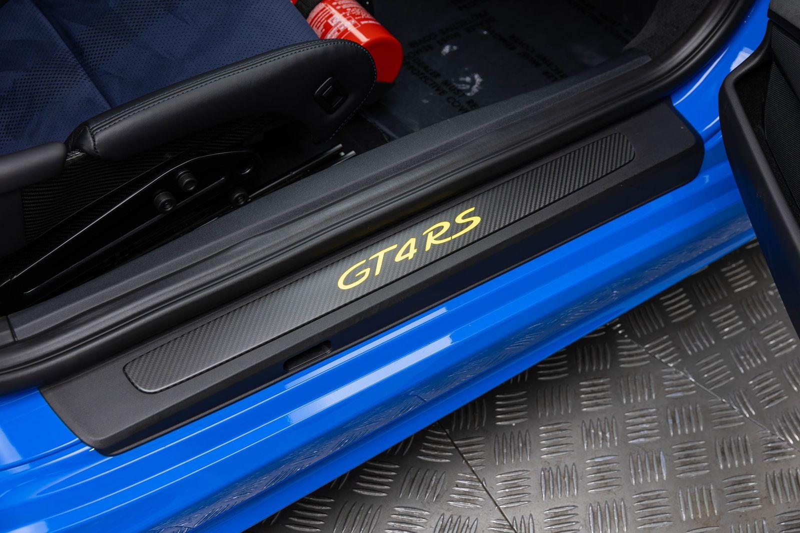 Porsche 718 Cayman GT4 RS 2025