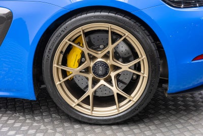 Porsche 718 Cayman GT4 RS 2025