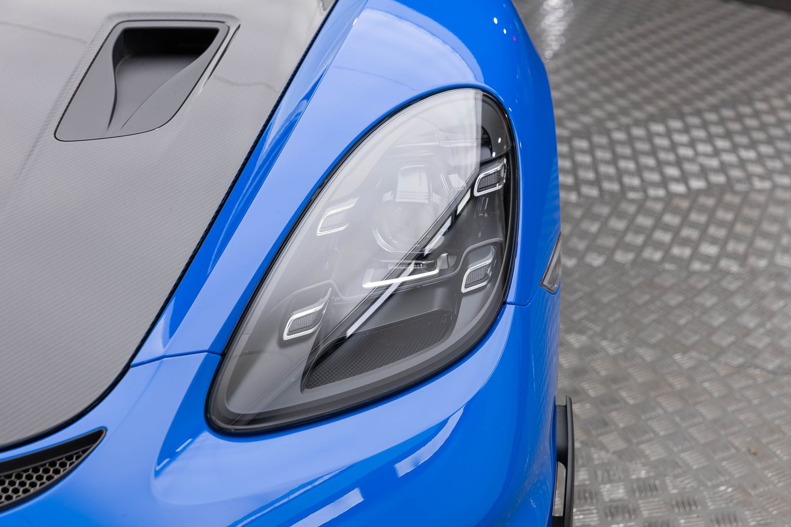 Porsche 718 Cayman GT4 RS 2025