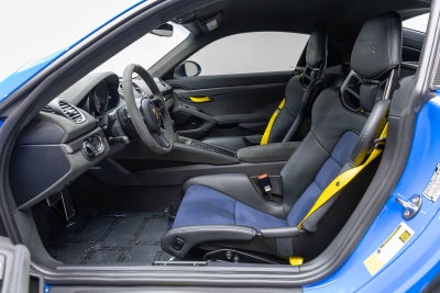 Porsche 718 Cayman GT4 RS 2025