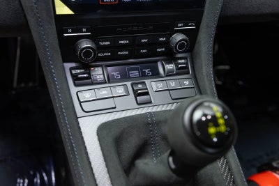 Porsche 718 Cayman GT4 RS 2025