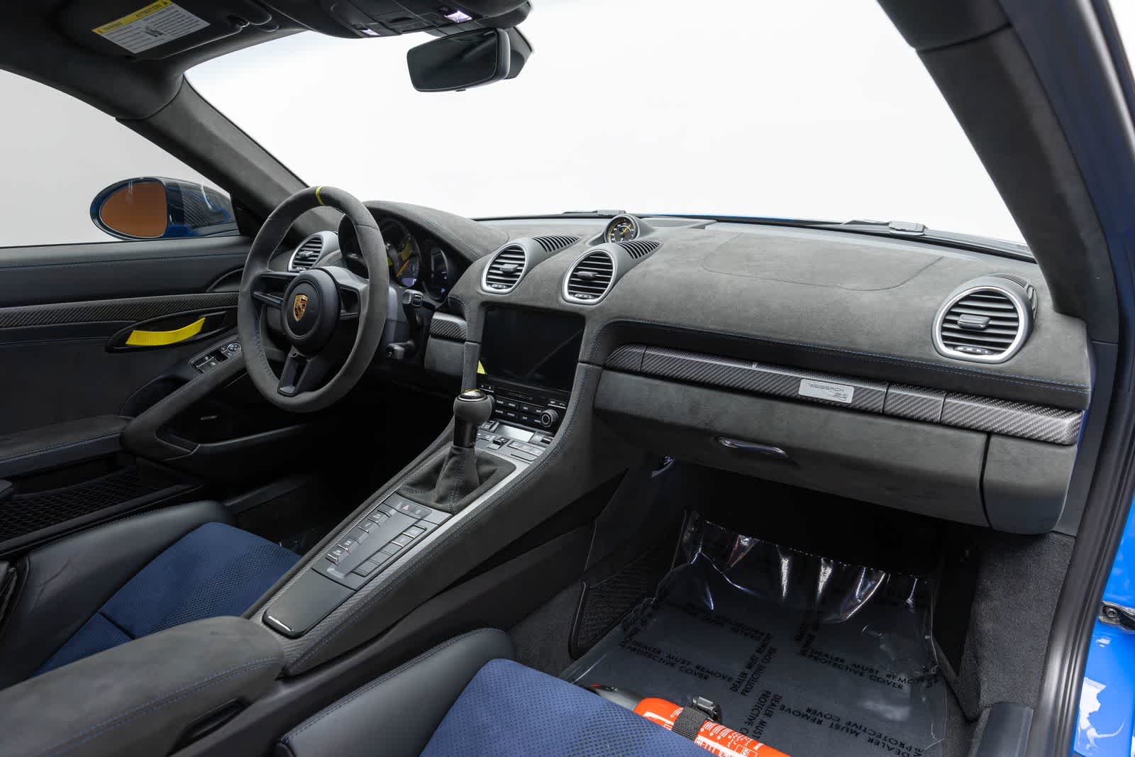 Porsche 718 Cayman GT4 RS 2025