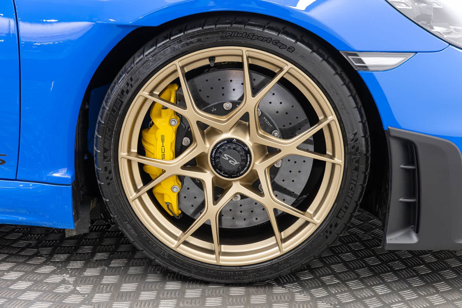 Porsche 718 Cayman GT4 RS 2025