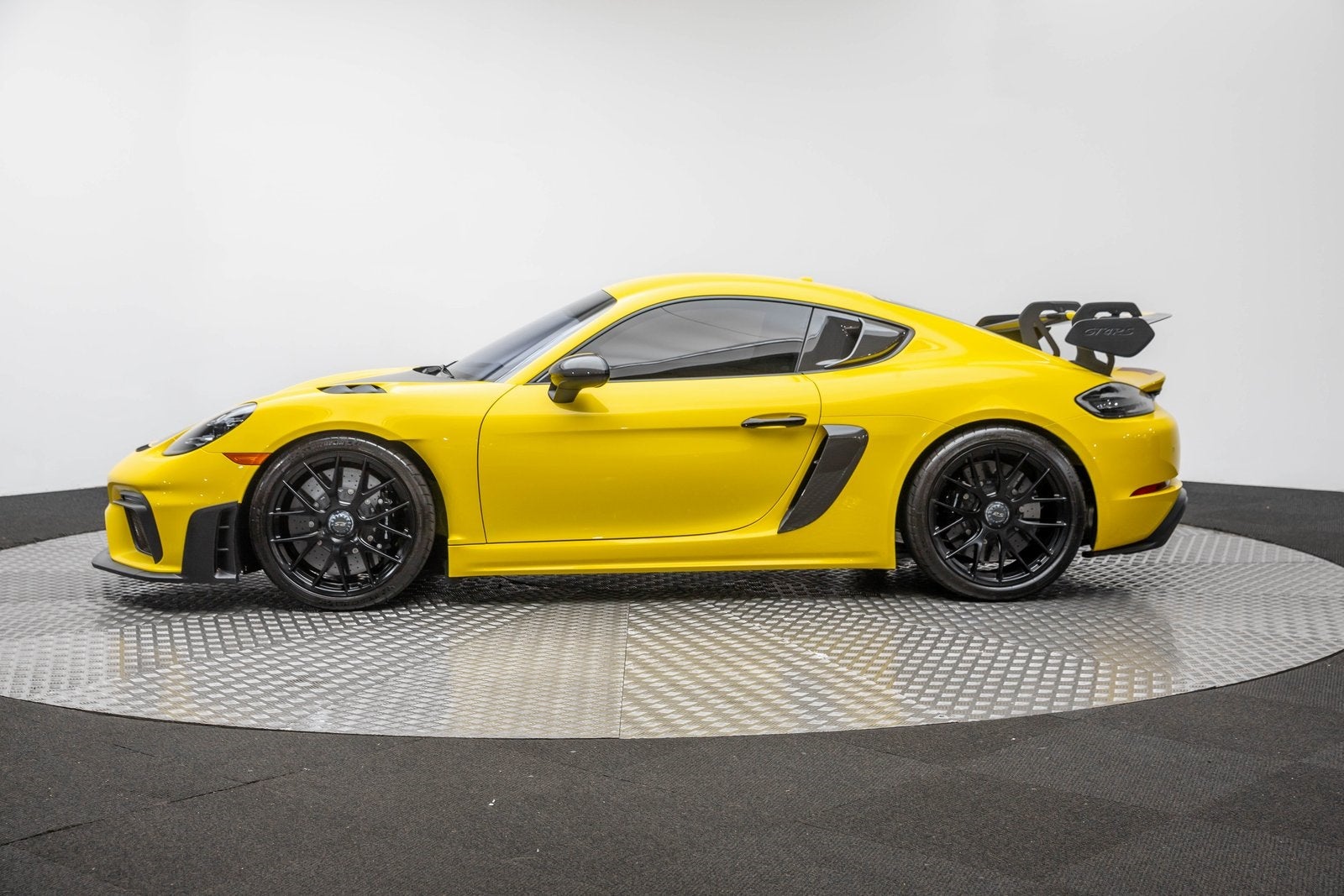2024 Porsche 718 Cayman GT4 RS