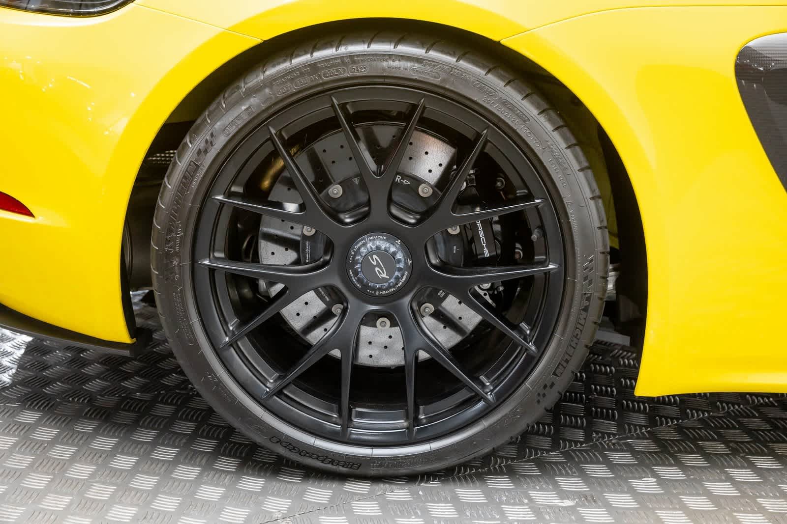 2024 Porsche 718 Cayman GT4 RS