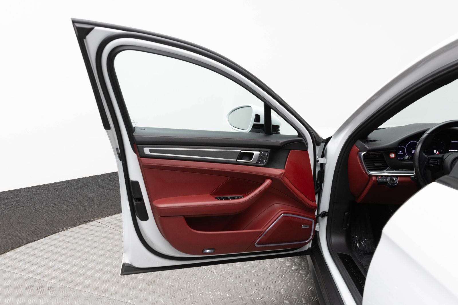 Porsche Panamera 4 2023
