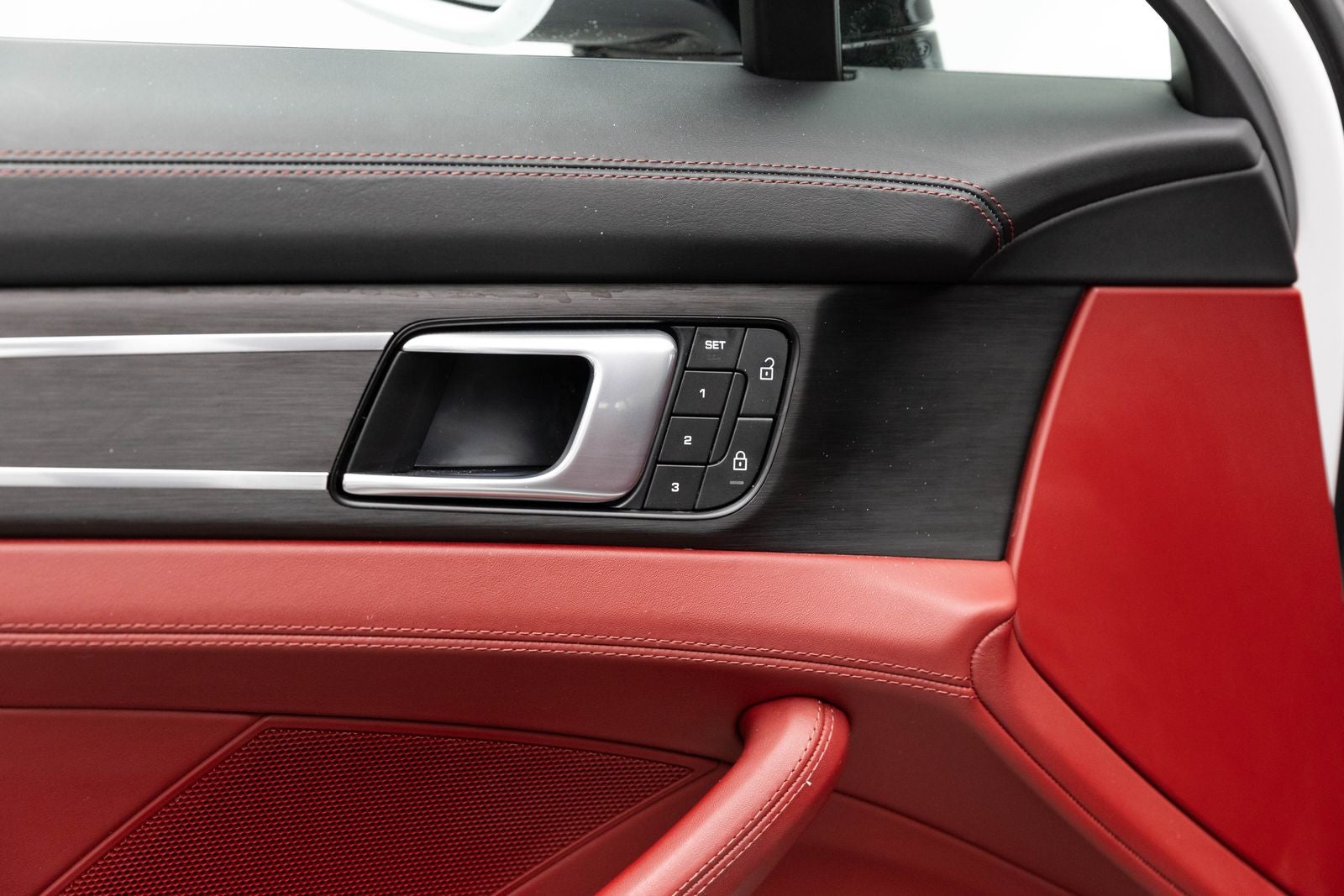 Porsche Panamera 4 2023
